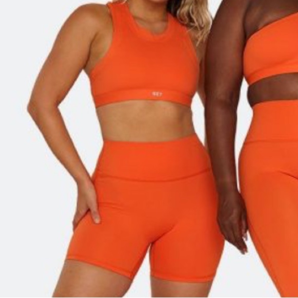 SET ACTIVE Sportbody Mini High Neck Bra & Sportbody Bike Shorts Set Heat Size L